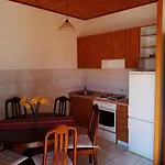 شقة Ljulj تروغير