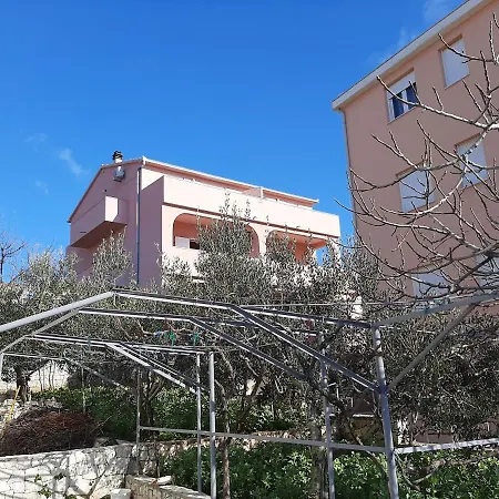 Ljulj Apartment