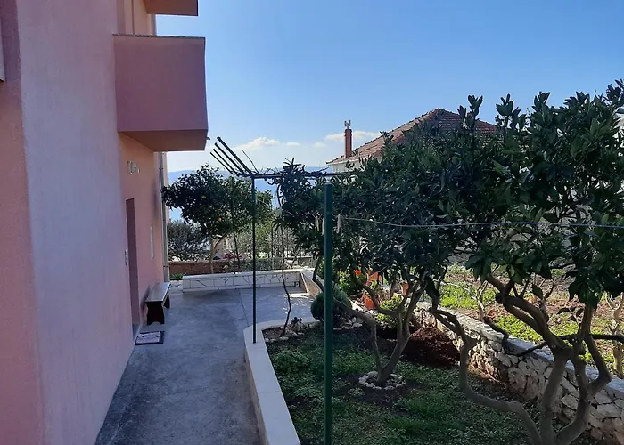 Ljulj Apartmán *